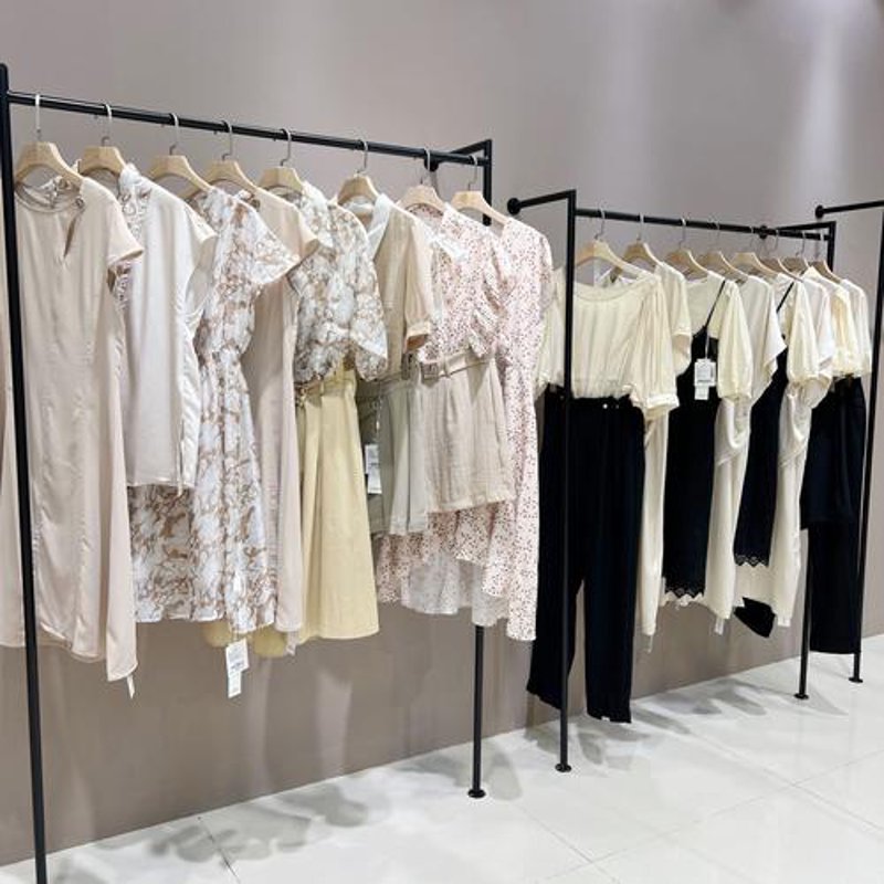 嘉兴服装批发：轻松打造特色服饰